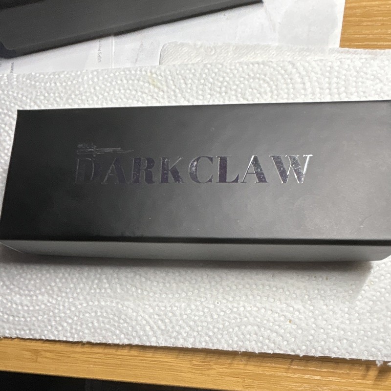 Darkclaw Manual Clip Point Pocketknife Plain Edge Liner Lock Black Clip