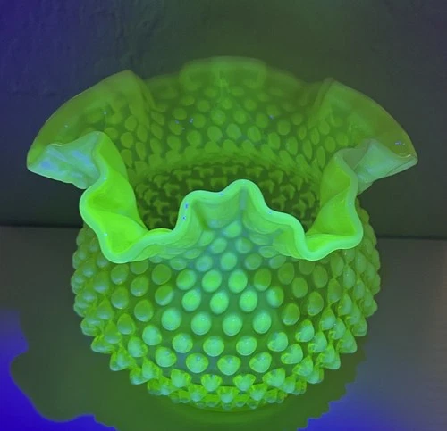 Vintage Fenton Hobnail Topaz Opalescent Yellow Vaseline Uranium Glass Vase