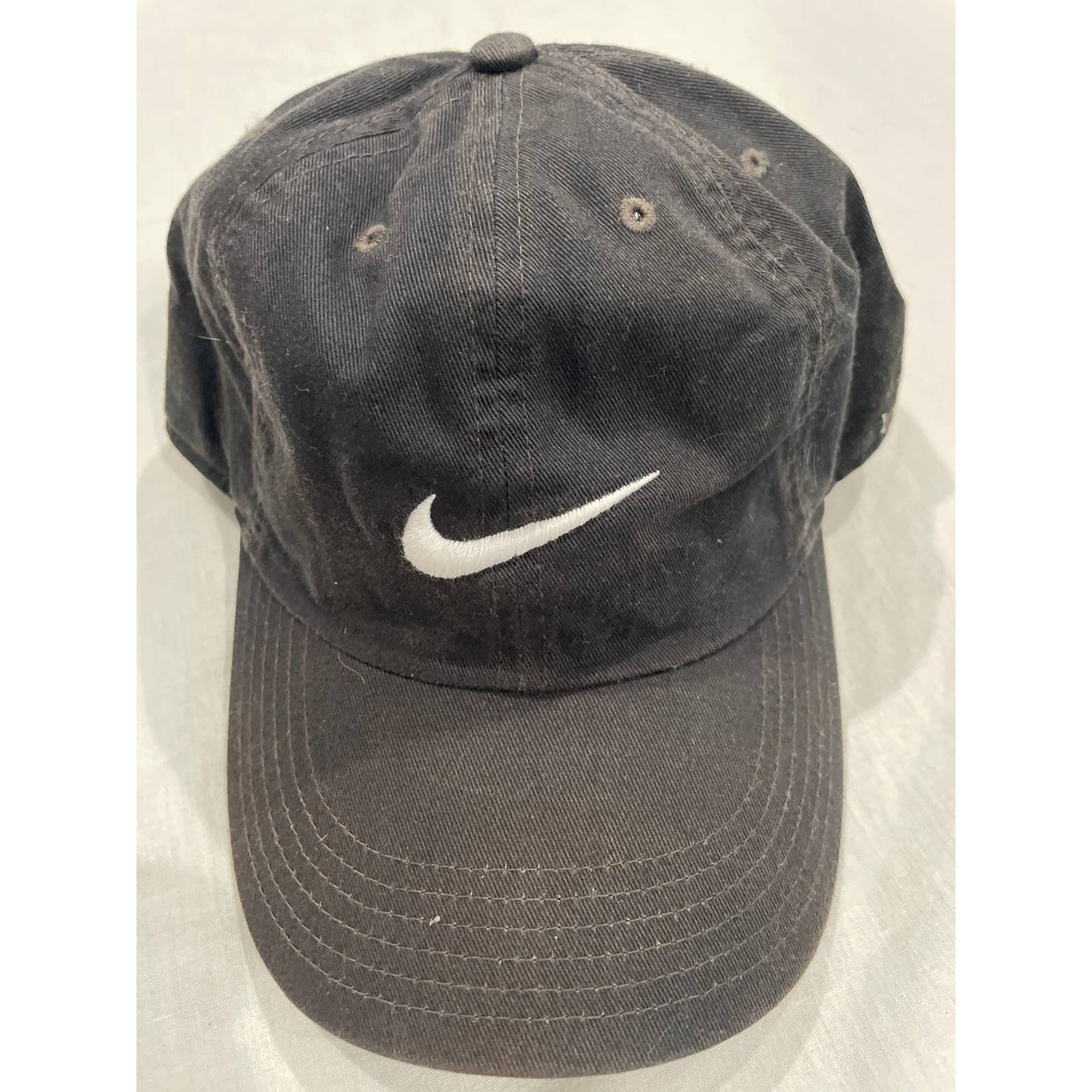 Nike Hat Cap Strap Back Adjustable Lightweight Go… - image 1