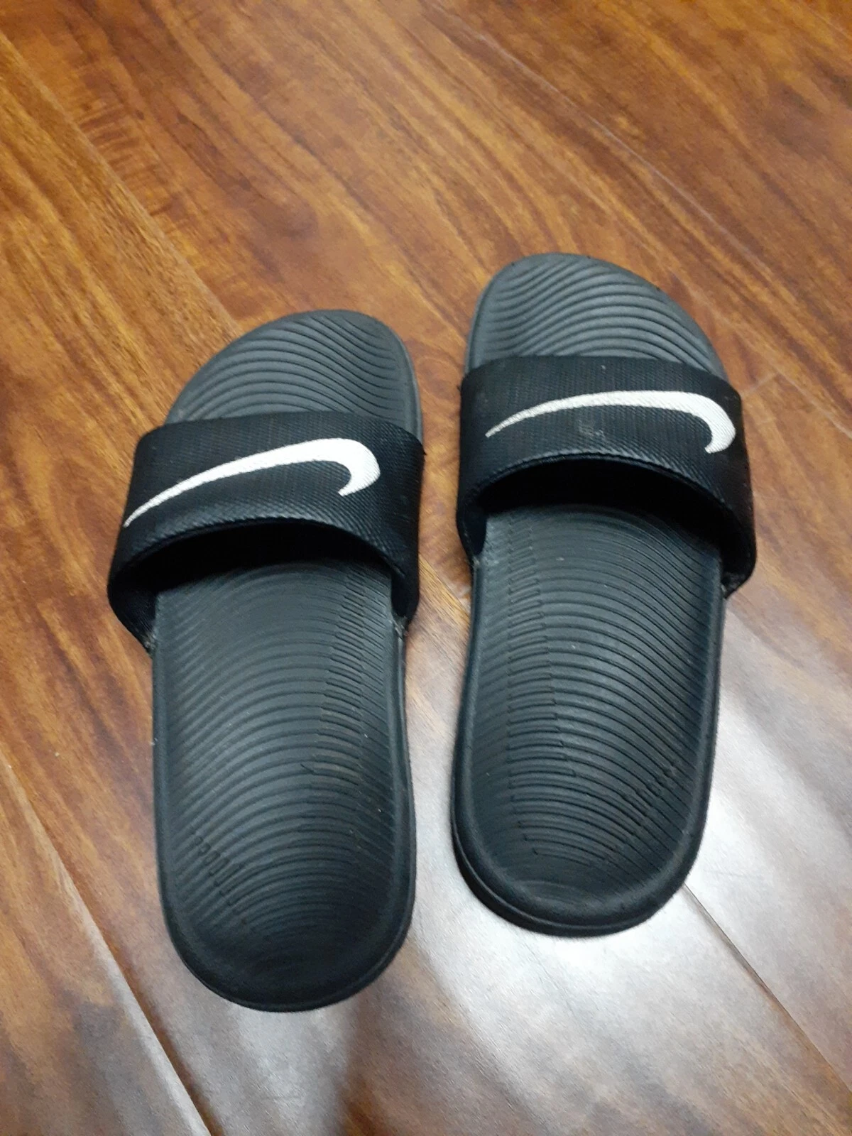 Sandali infradito Nike neri slide taglia gioventù 1 unisex bianchi swoosh