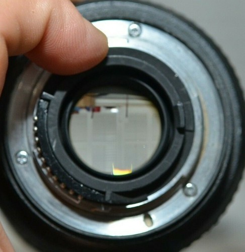 Nikon Zoom-NIKKOR 17-55mm f/2.8 ED AF-S DX Lens for crop sensor ref us 432304. - Picture 7 of 12