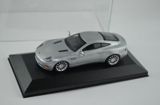 VÉHICULE AU 1/43° RECONDITIONNÉ EN BOITE VITRINE. ASTON MARTIN V12 VANQUINSH