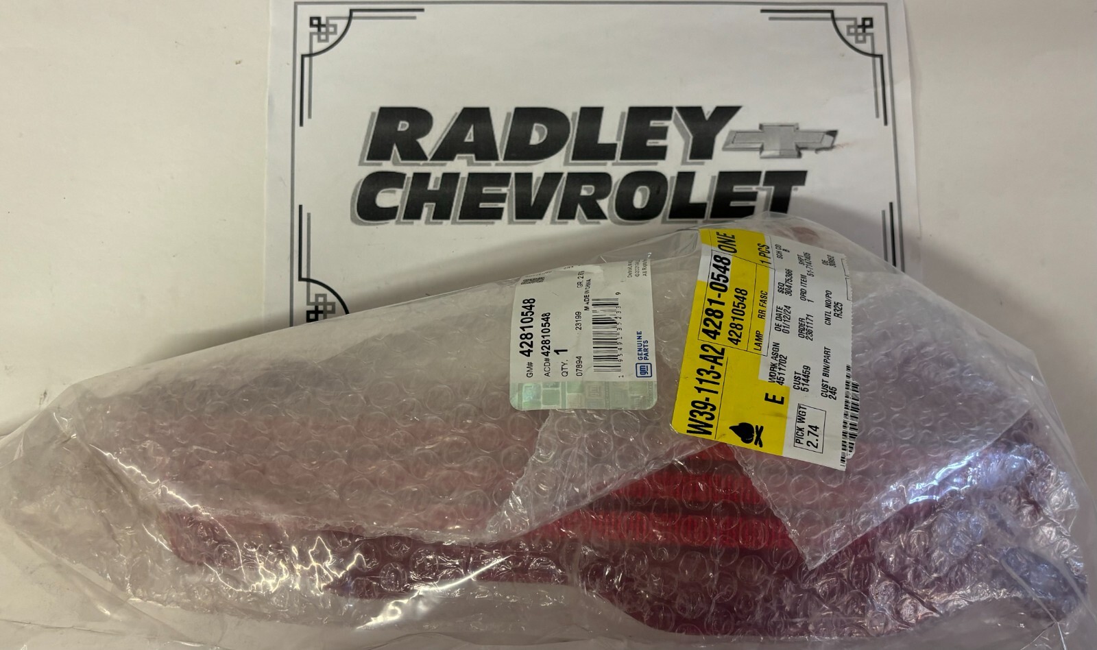 NEW GM OEM 21-23 TRAILBLAZER REAR BUMPER COMPONENTS- REFLECTOR GMC 42810548
