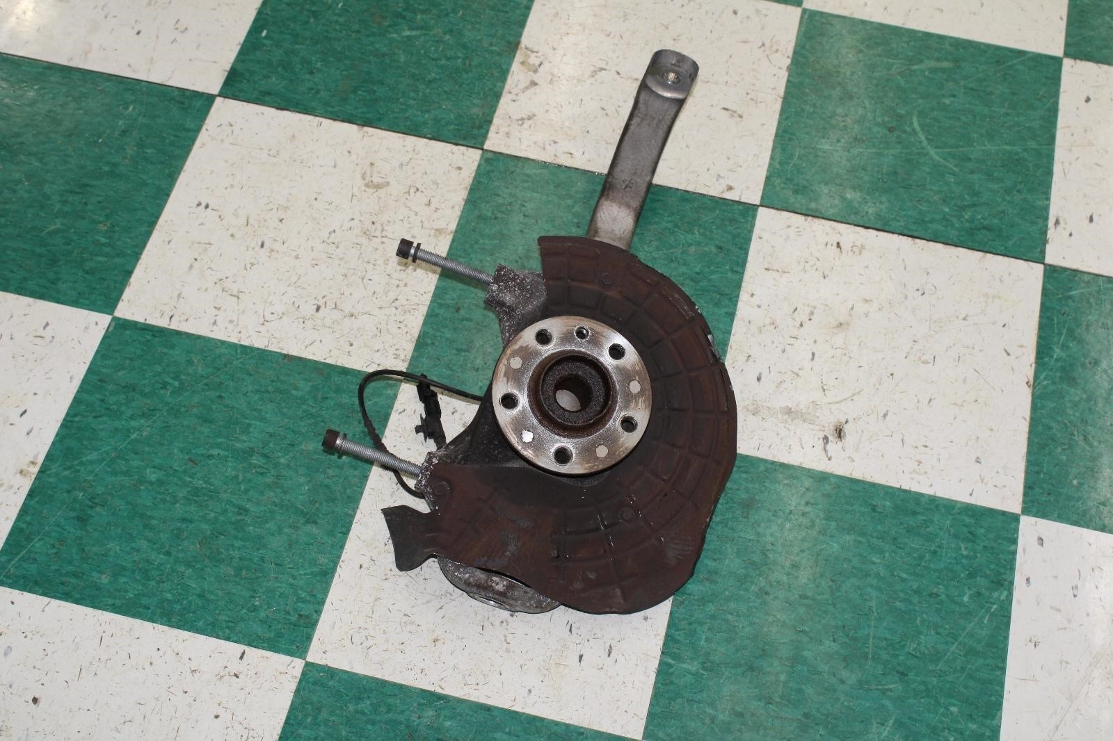 Maserati Ghibli 2014-2017 Front Left Steering wheel hub