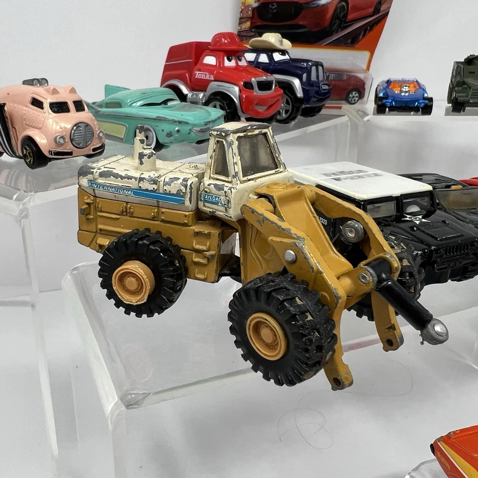 Lote de vehículos Matchbox & Die Cast Cars Hot Wheels Foto 2 de 4