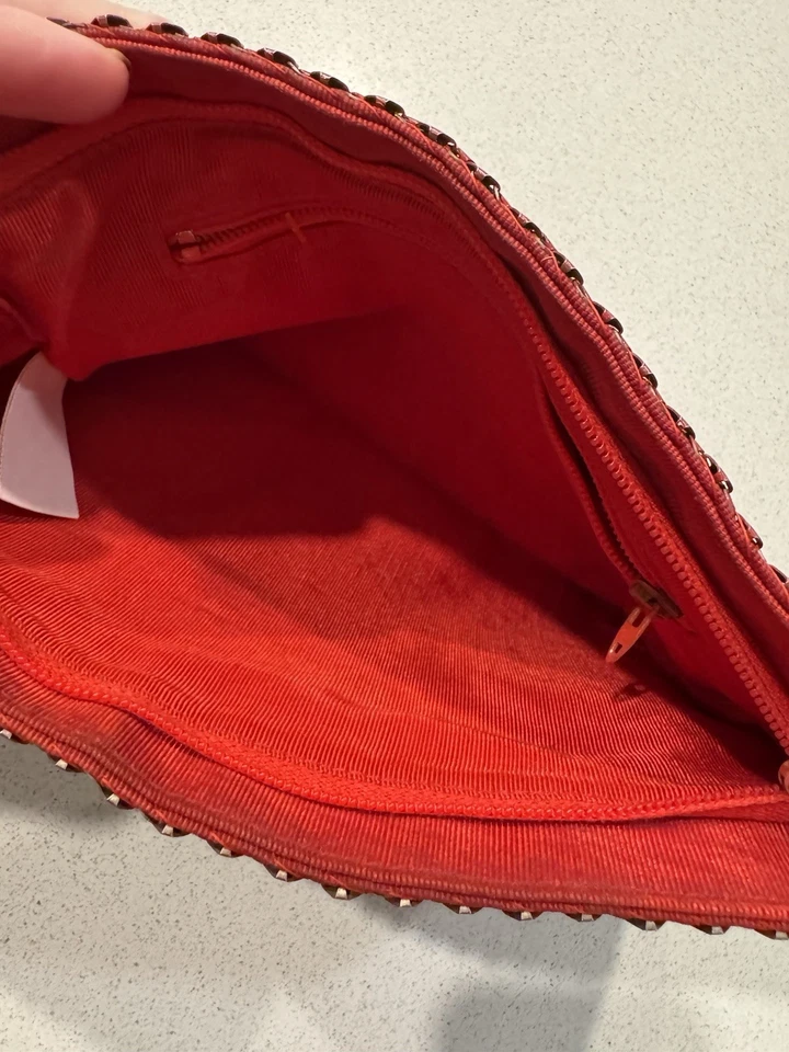 Bolso sin asas de maquillaje vintage de malla Whiting & Davis años 70’s 80’s rojo hecho en EE. UU. Foto 4 de 4