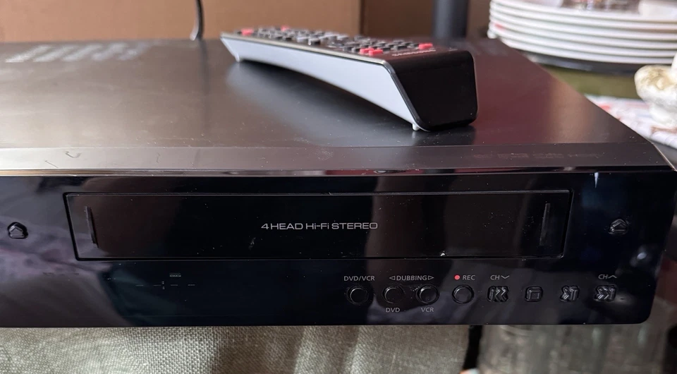 Samsung DVD-VCR Combo Player DVD-VR375 Dubbing 2 Way VHS/DVD Tested With Remote - Image 3 of 4