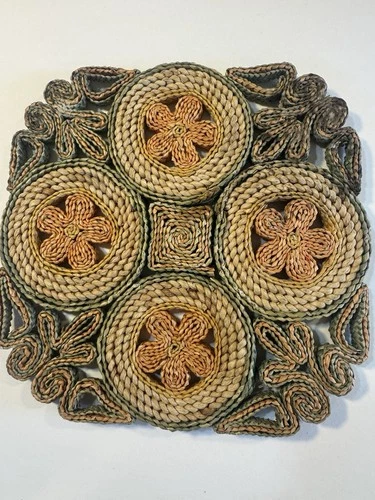 Vintage 1970s Woven Straw Trivet Floral Hot Plate Boho Farmhouse Kitchen Decor image 4