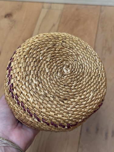 Antique Vintage Native American? Indian Finely Woven Basket 4.5” Tall - Picture 8 of 9