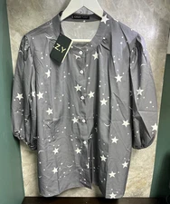 NWT C.O.Z.Y. Gray Top With Stars Size L