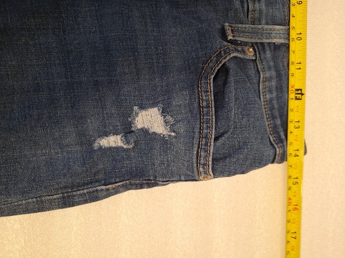 Levi's Distressed Mid Length Shorts Size 29 But Measures 28 - Picture 4 of 13