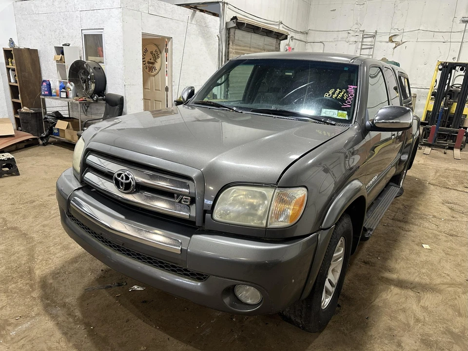 Used Air Cleaner Assembly fits: 2006 Toyota Tundra 8 cylinder Grade C - Image 4 of 4