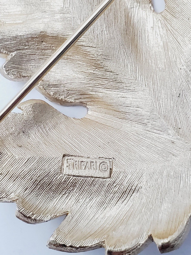 Vintage Crown Trifari Brooch Brushed Gold Tone Big Leaf Signed Estate 2.5" x 2" - Picture 3 of 4