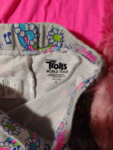Trolls Girls' Size S (6 -6X) Pink Printed Fur Vest With Outfit Size 6 - Picture 9 of 10