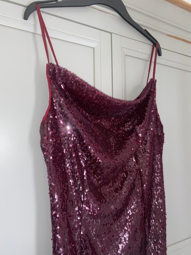 Boohoo Sequin Wine Mini Dress Size 10 Plum Short Wiggle Pencil Diva Sexy Cute - Picture 2 of 7