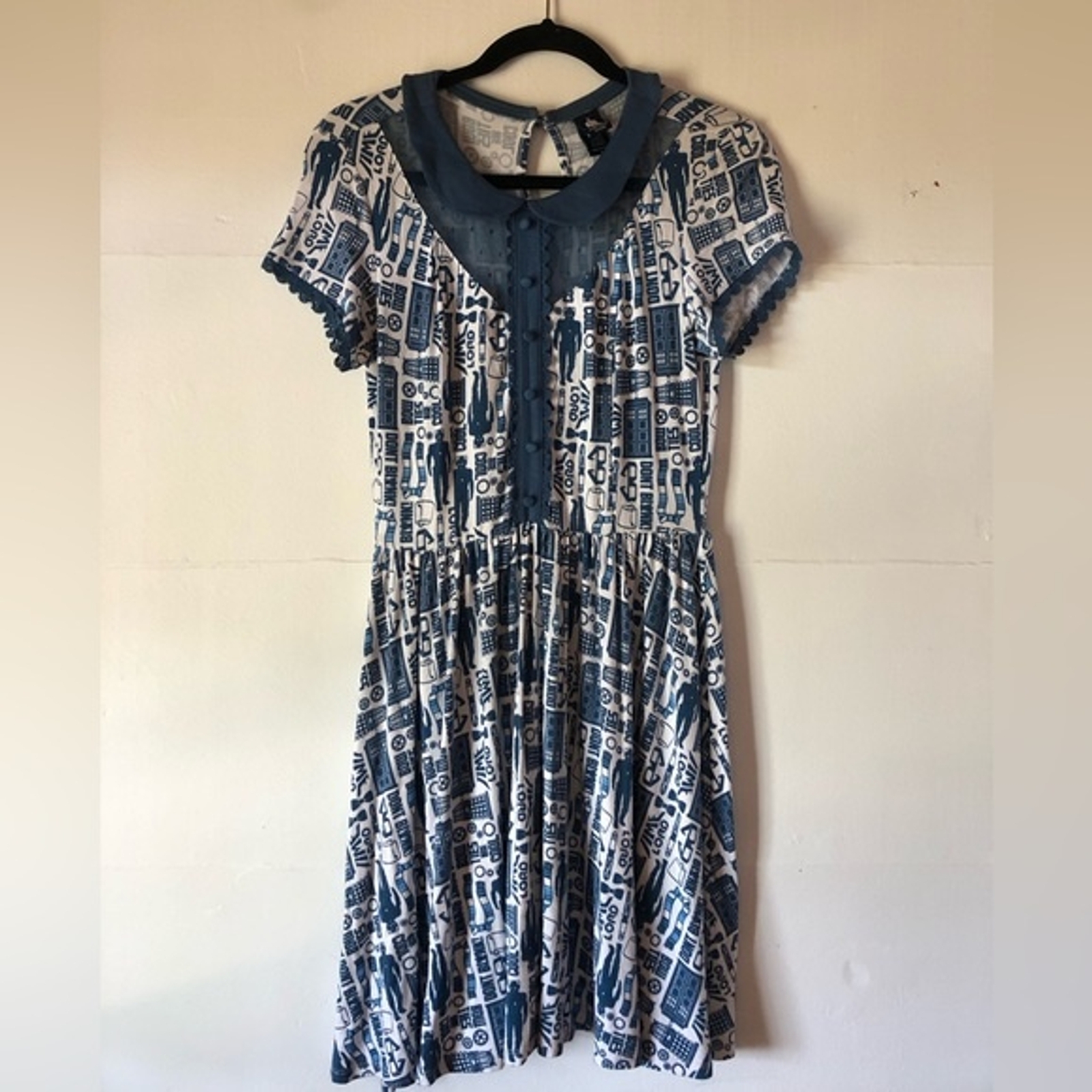 Hot Topic BBC Dr. Who Tardis skater dress Peter Pan collar lace insert key hole