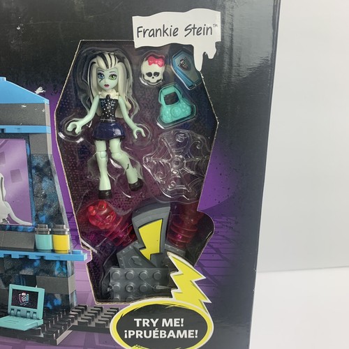 Mega Bloks Monster High Frankie Stein's Electrifying Room Building Set - Picture 2 of 3