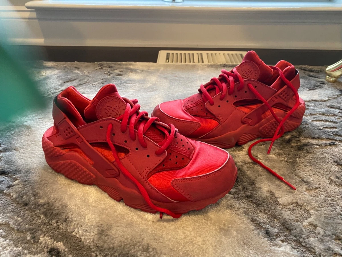 Nike huarache hotsell triple red