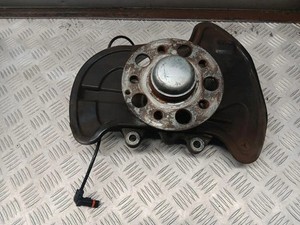 MERCEDES-BENZ E Coupe C207 Radnaben vorne links A2044202644 4.70 33448126