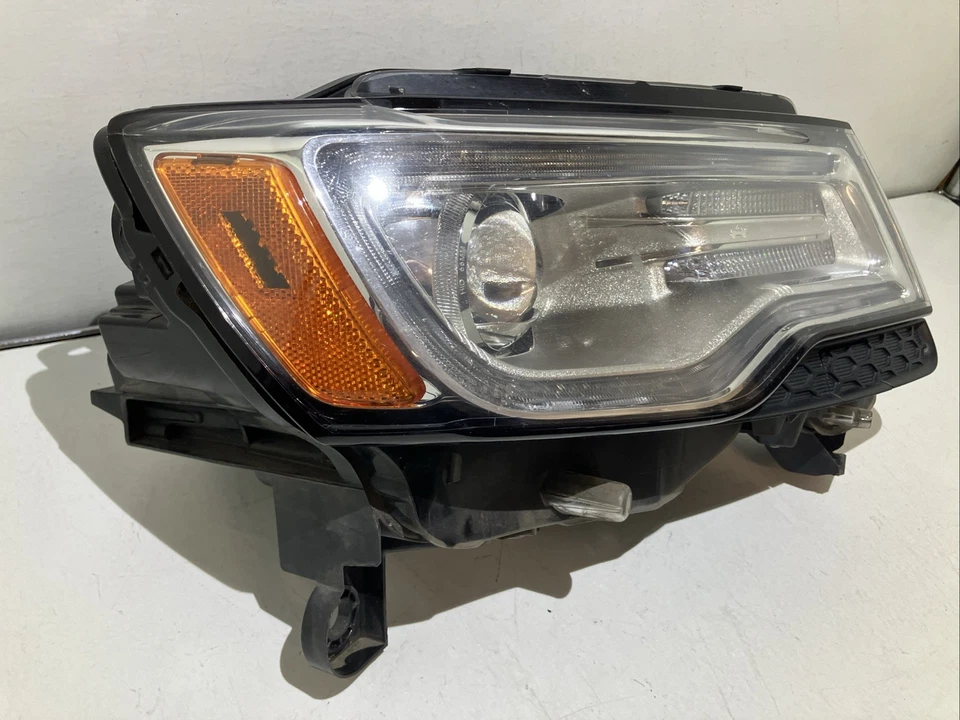 Faro derecho de xenón para pasajero Jeep Grand Cherokee 2014-2016 no AFS OEM 2354 Foto 2 de 4