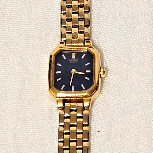 Seiko Quartz Gold Tone Watch V400-5608 RO 6" Rectangle Black Face Simple Classic