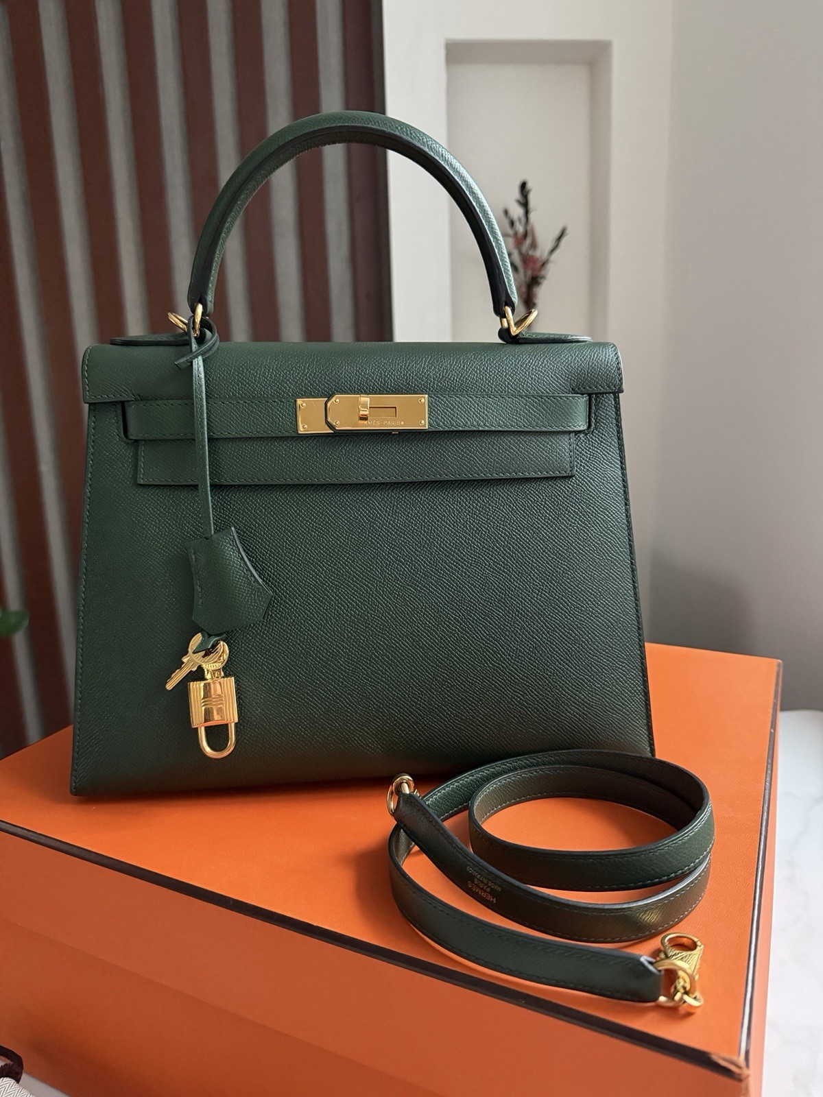 Pre-owned Hermès Kelly Sellier 28 Vert AnglaisEpsom Gold Hardware