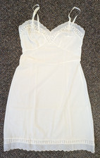 Vintage Hollywood Vassarette Munsingwear S 34 Crepelon Nylon Floral Lingerie USA