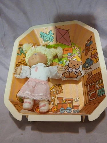 Cabbage Patch Kids Pin-Ups Rooms Susie Caryn & Her Toy Store Plus Extra Doll MIB