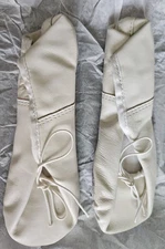 Capezio Girls Daisy 205C Ballet Shoe (Toddler/Child) White SZ 13.5 M US NEW NOB