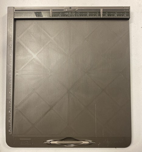 Stampin’ Up! SIMPLY SCORED SCORING BOARD (Gently Used) W/Stylus Tool #122334