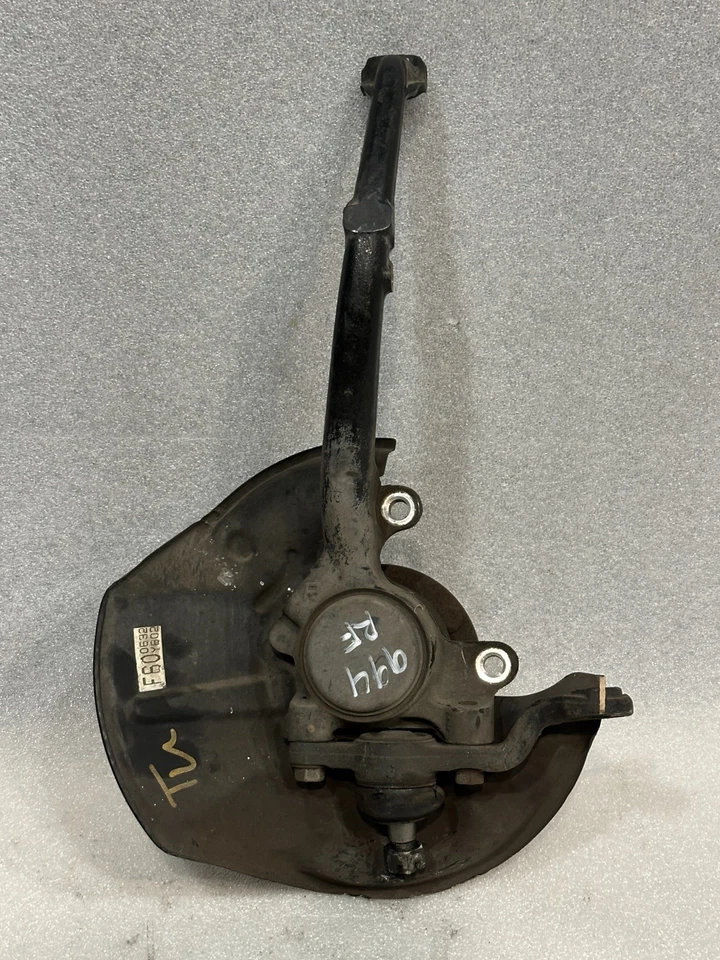 91 92 LEXUS LS400 FRONT PASSENGER RIGHT SPINDLE KNUCKLE - Image 2 of 2