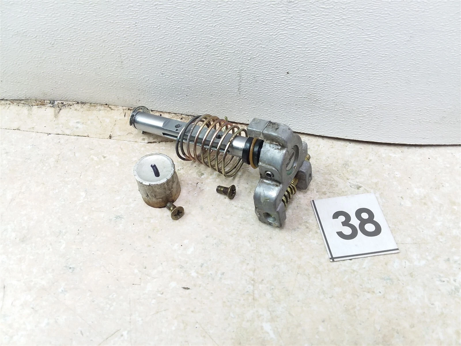Suzuki GS850 Carburetor Left Outside Throttle Shaft 1980 1981 #38 UO AP-403