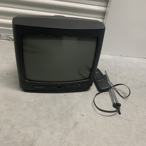 Magnavox Retro Gaming TV 13" CRT Television With Remote Work 2001 Y2K MT1331B101 - Picture 1 of 7