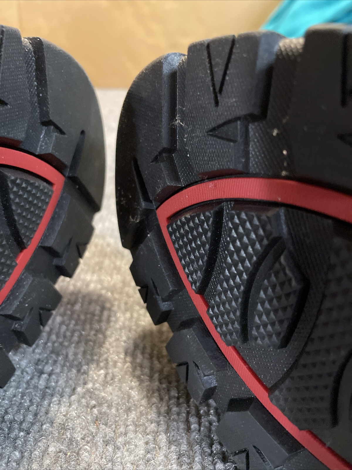 Camel Crown Size 12.5 Black Hiking Shoes