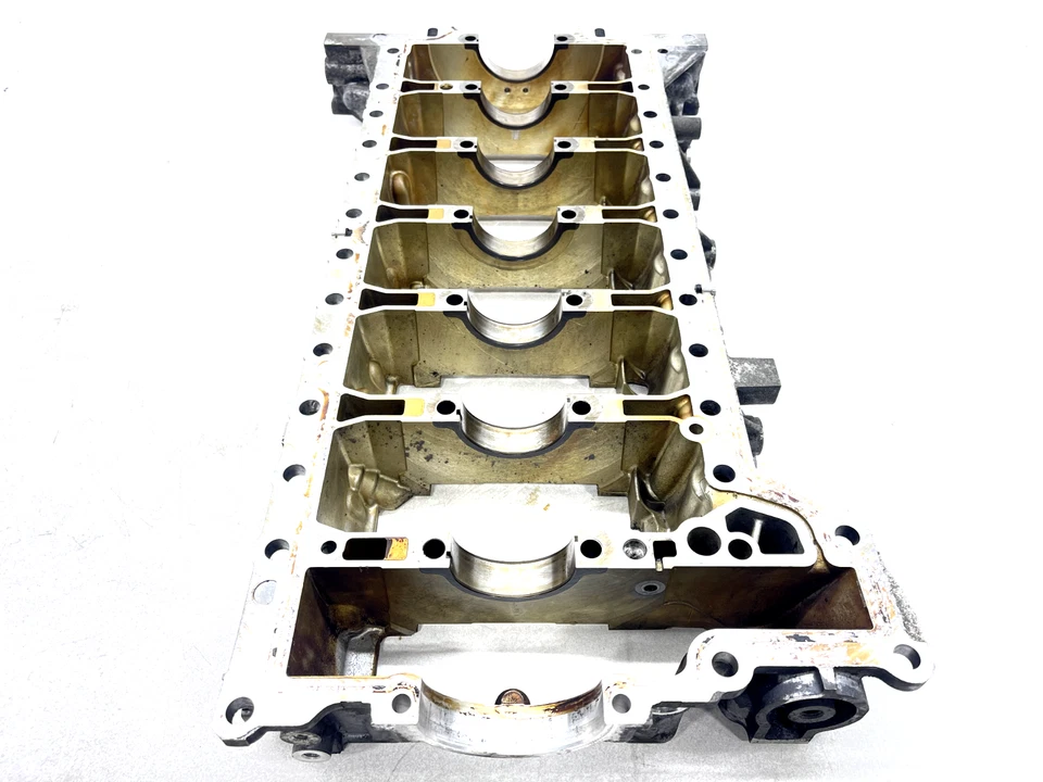 2011–2016 BMW 535i F10 N55 3.0L BLOCO DO MOTOR CAIXA DO CÁRTER INFERIOR FABRICANTE DE EQUIPAMENTO ORIGINAL 7585986 - Imagem 2 de 4