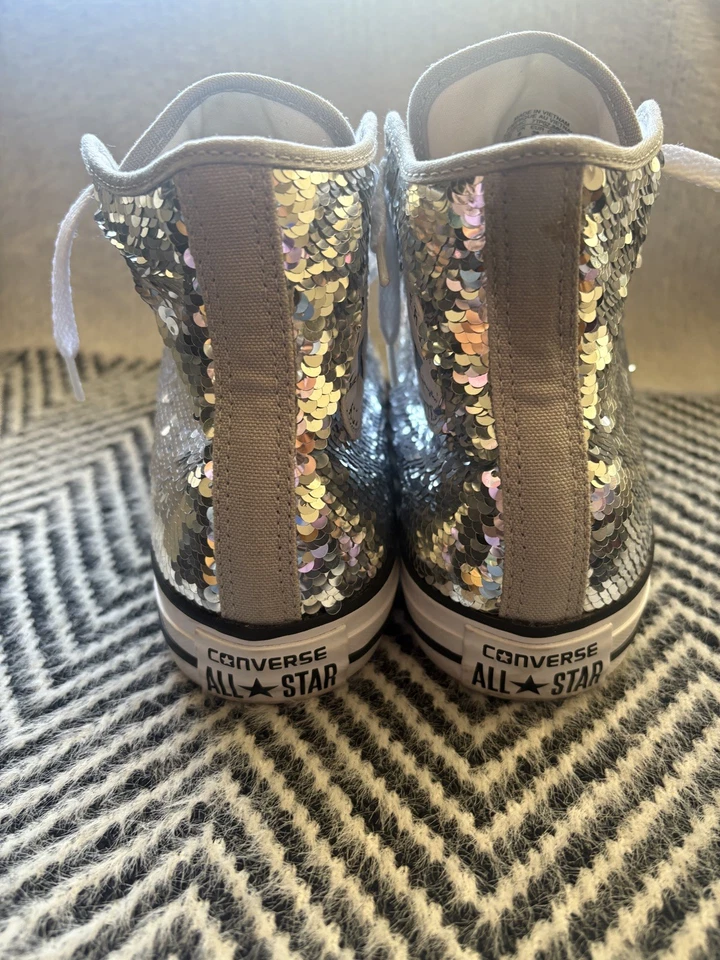 Zapatillas altas Converse Chuck Taylor All Star plateadas con lentejuelas para mujer talla 8 Foto 4 de 4