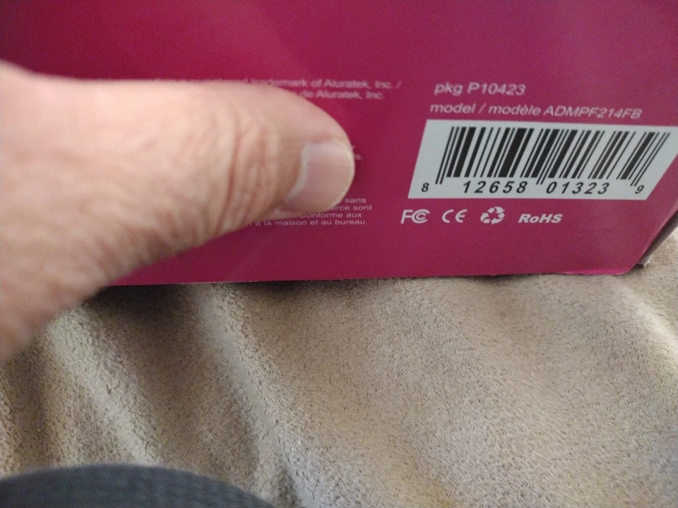 Aluratek - 14" Widescreen LCD Digital Photo Frame - Image 2 of 4