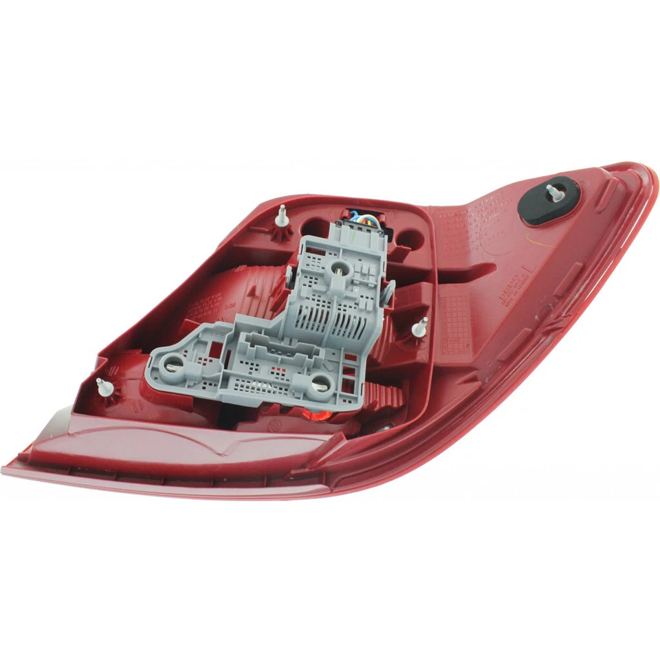 Luz trasera lado del conductor para Mercedes-Benz C63 AMG 2012-2015 | MB2800135 Foto 2 de 3