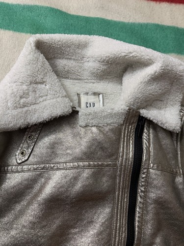 Women’s Gap Metallic Silver Gold Sherpa Biker Jacket Size Small Soft Astro Biker - Picture 13 of 21