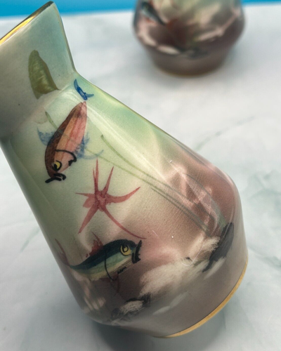 Par de jarrones de cerámica italianos pequeños de colección diseño de peces marinos S.C.A.R 1960 - Imagen 2 de 11