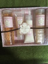 Simple Pleasures Vanilla Bath Set Shower Gel, Body Lotion  Scrub Bath Cream