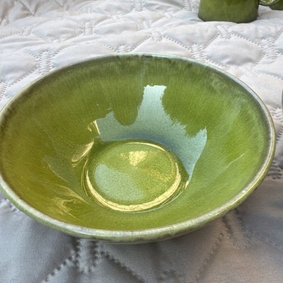 2 VINTAGE JARS FRANCE 7 5/8'' AVOCADO GREEN TOURRON TILLEUL COUPE SOUP BOWLS