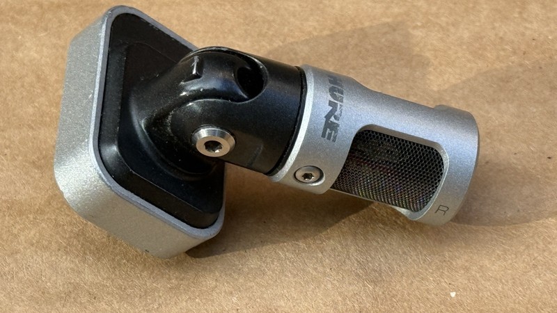 Shure MV88 Stereo Mini Plug-In Microphone, Lightning for Apple iOS w/ Windscreen
