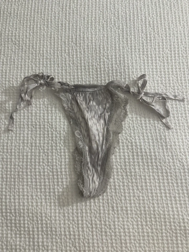 Braguita Tanga Corbata Lateral 100% Seda Victoria's Secret De Colección Rara Talla L Foto 4 de 4