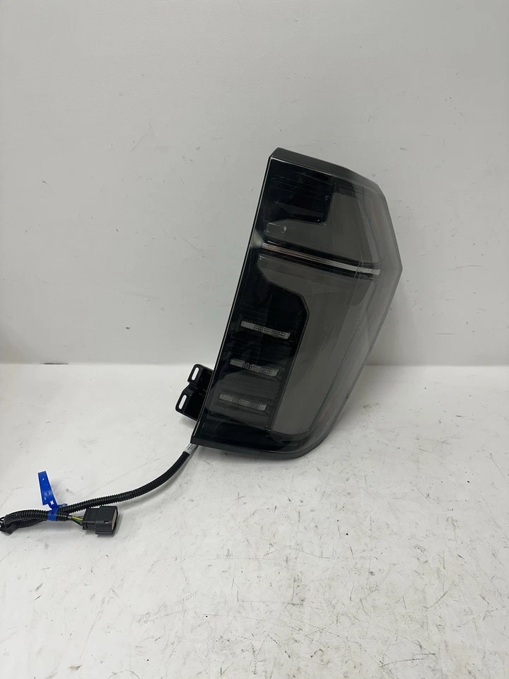 2025 雪佛兰雪佛兰 Suburban Tahoe 全 LED 右右手乘客尾灯 原始设备制造商 — 第 2/4 张图片