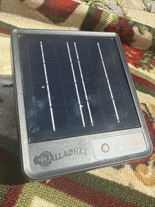 Gallagher S12 Solar Electric Fence Charger | Powers Up to 4 Miles / 18 Acres of