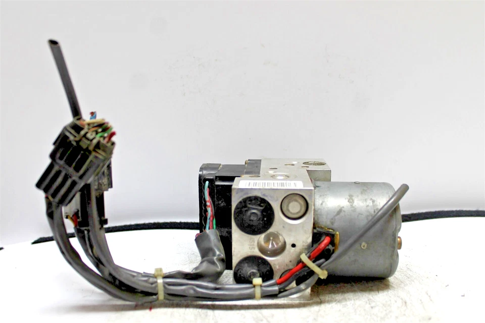 47600CR90 INFINITI Q45 M45 2003-06 ABS controle de bomba de freio antilock fabricante de equipamento original 15o4 647 - Imagem 2 de 4