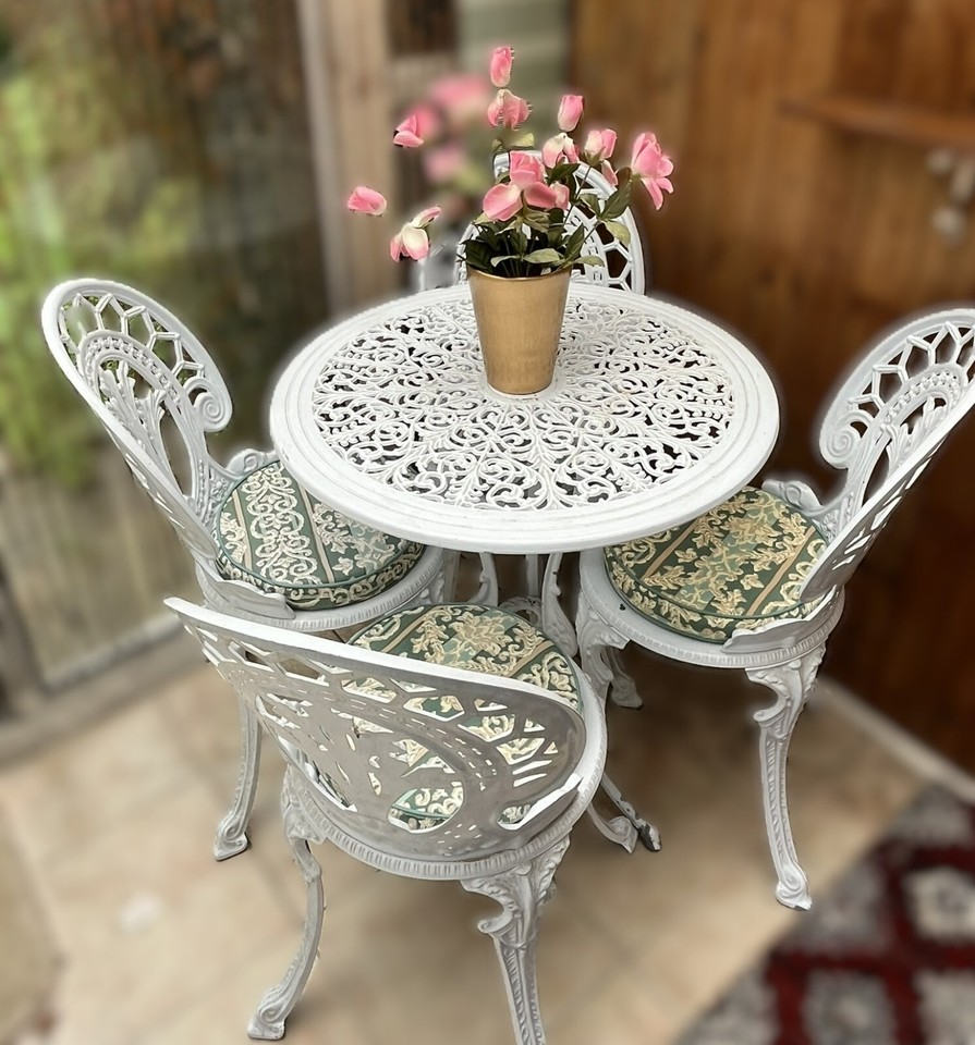 GARDEN / PATIO SET TABLE AND 4 CHAIRS CAST ALUMINIUM White Floral