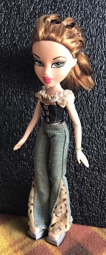 MUÑECA BRATZ 10”, BRATZ STRUT IT! MEYGAN, CON TRAJE BRATZ, 2003, ¡SÚPER LINDO! - Imagen 5 de 10