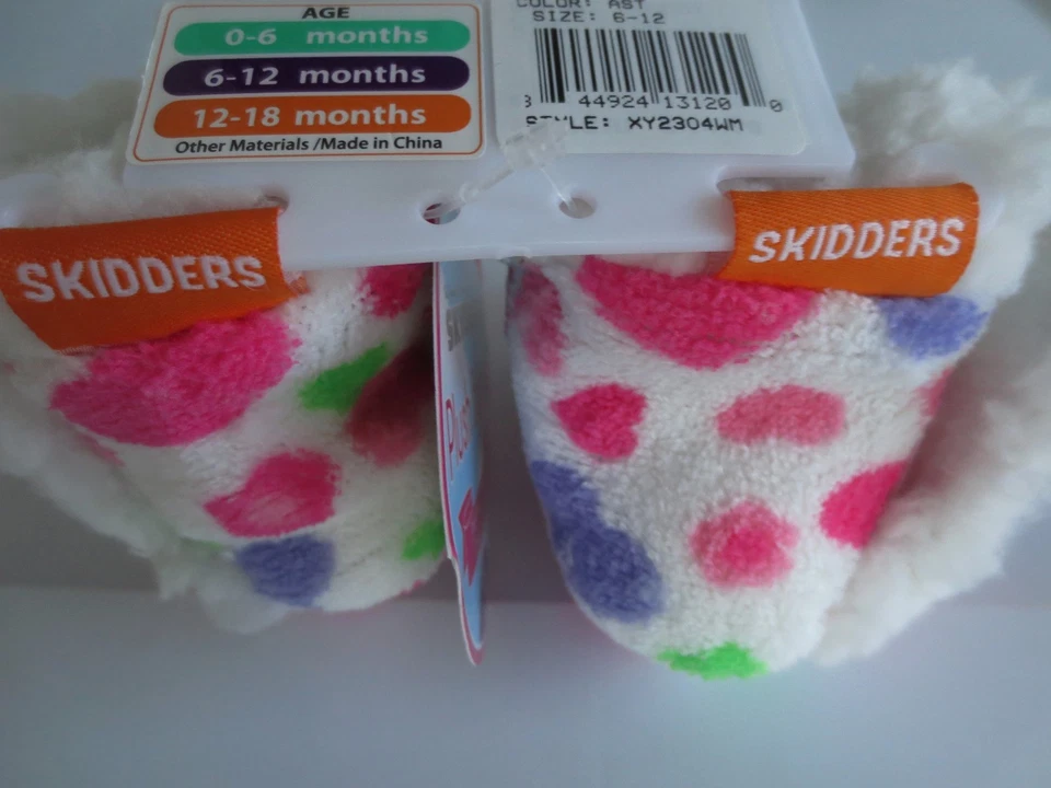 NEW Girl *0-6* or *6-12* months SKIDDERS Booties Slippers Gripper Color Hearts - Image 3 of 3